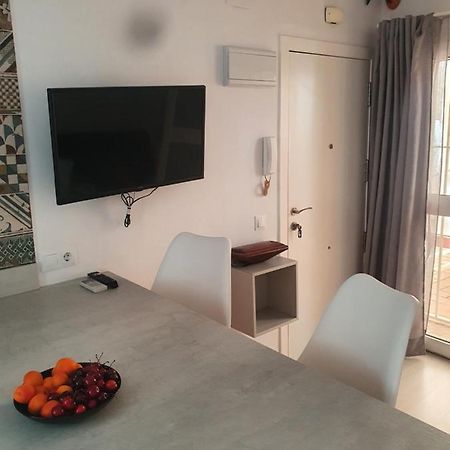 Beautiful Apartment With Terrace San Basilio Seville Exterior photo